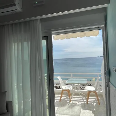 Skizenas Waterfront *