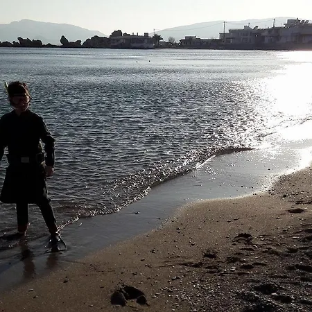 Skizenas Waterfront Haraki