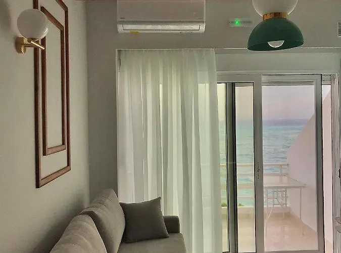 Skizenas Waterfront Apartments *