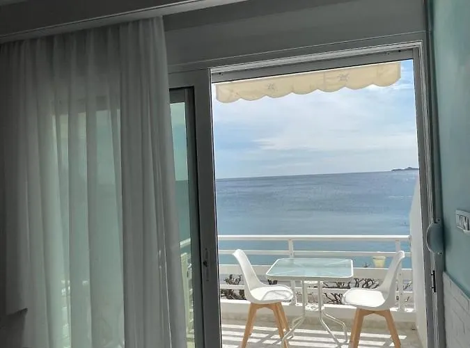 Skizenas Waterfront Apartments *