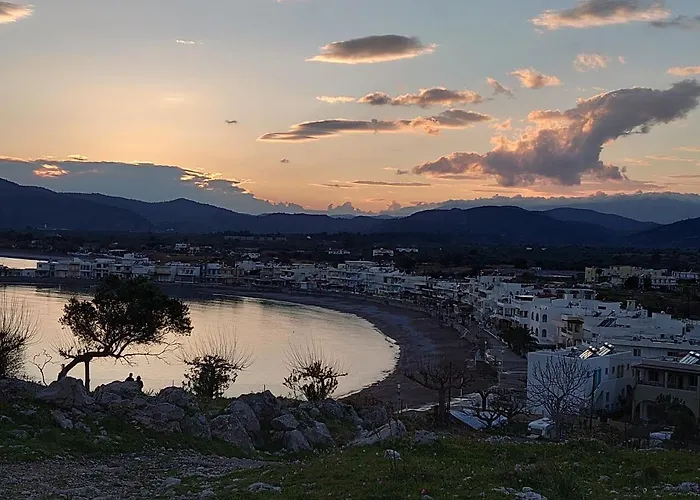 Apartment Skizenas Waterfront Apartments Haraki