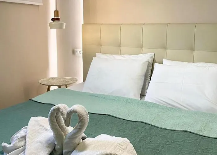 Skizenas Waterfront Apartments * Haraki