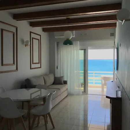 Skizenas Waterfront Apartments Haraki