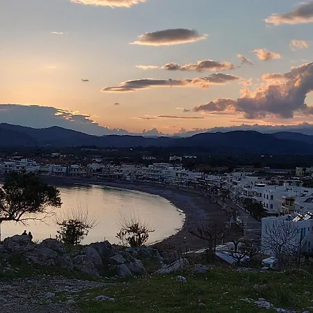 Apartamento Skizenas Waterfront Charaki