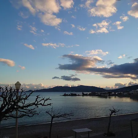 Apartamento Skizenas Waterfront Charaki