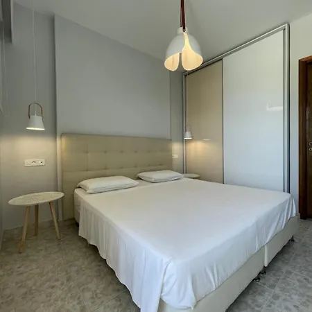 Skizenas Waterfront Apartamento