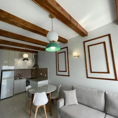 Skizenas Waterfront Apartamento