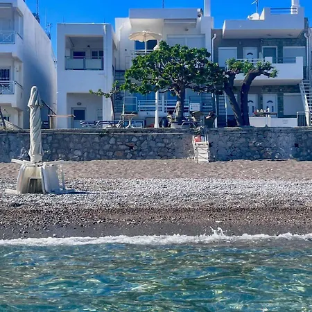 Skizenas Waterfront Apartment