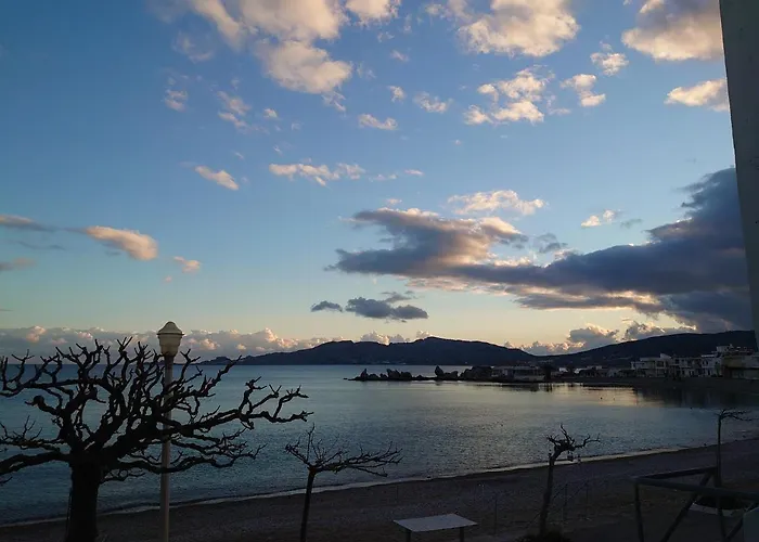 شقة Skizenas Waterfront شاراكي