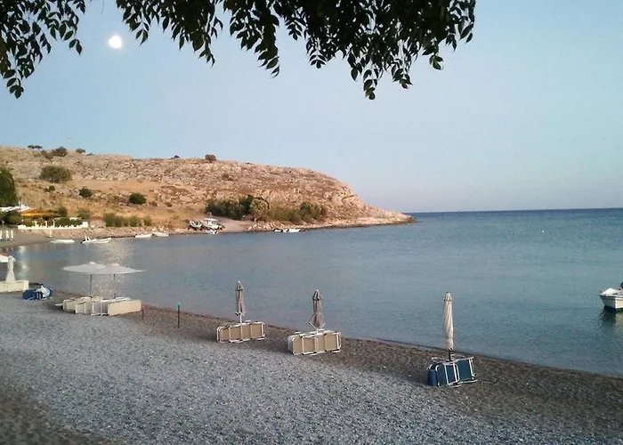 Skizenas Waterfront شقة